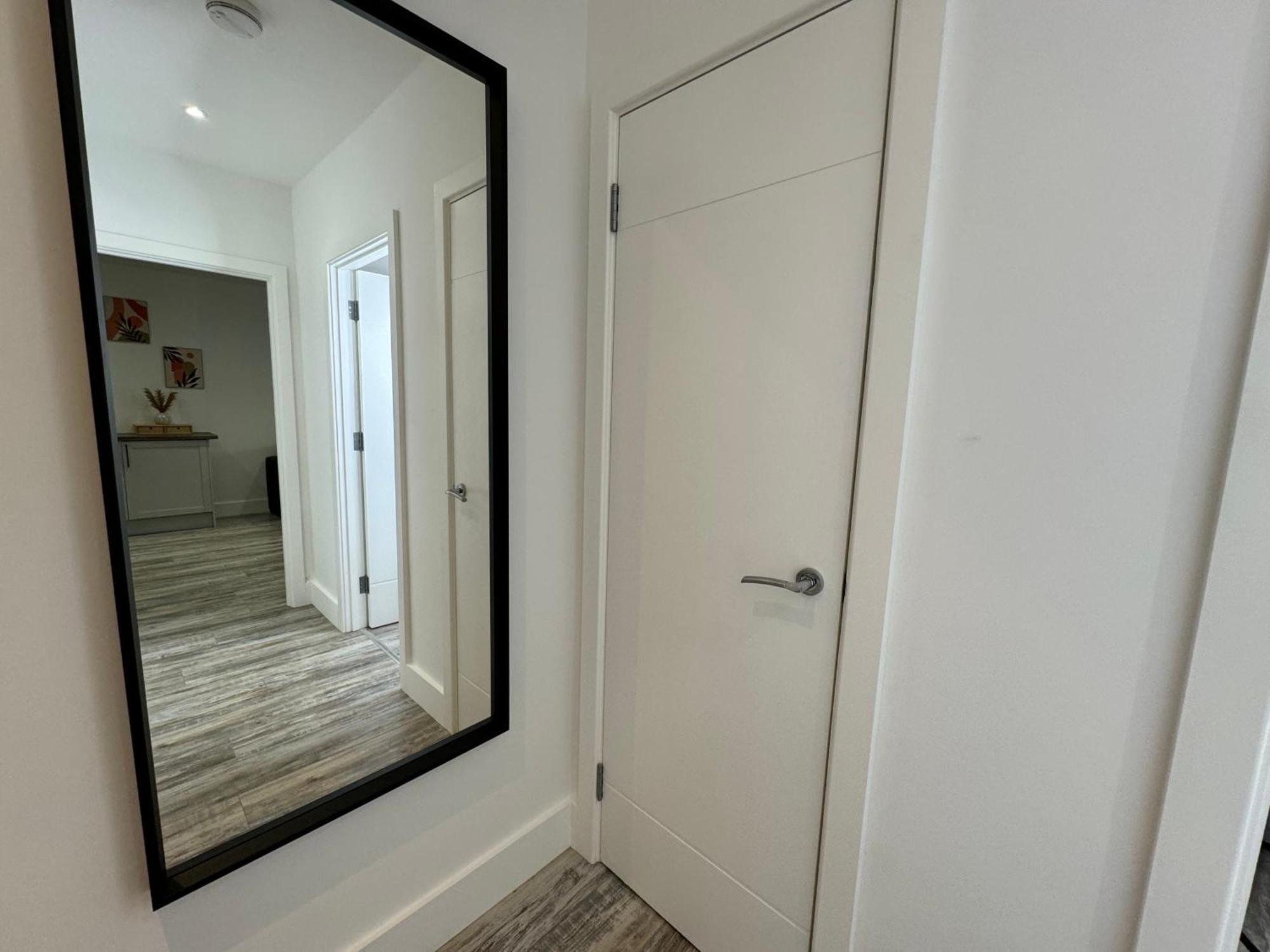 Modern One-Bedroom Apartment สวินดอน ภายนอก รูปภาพ