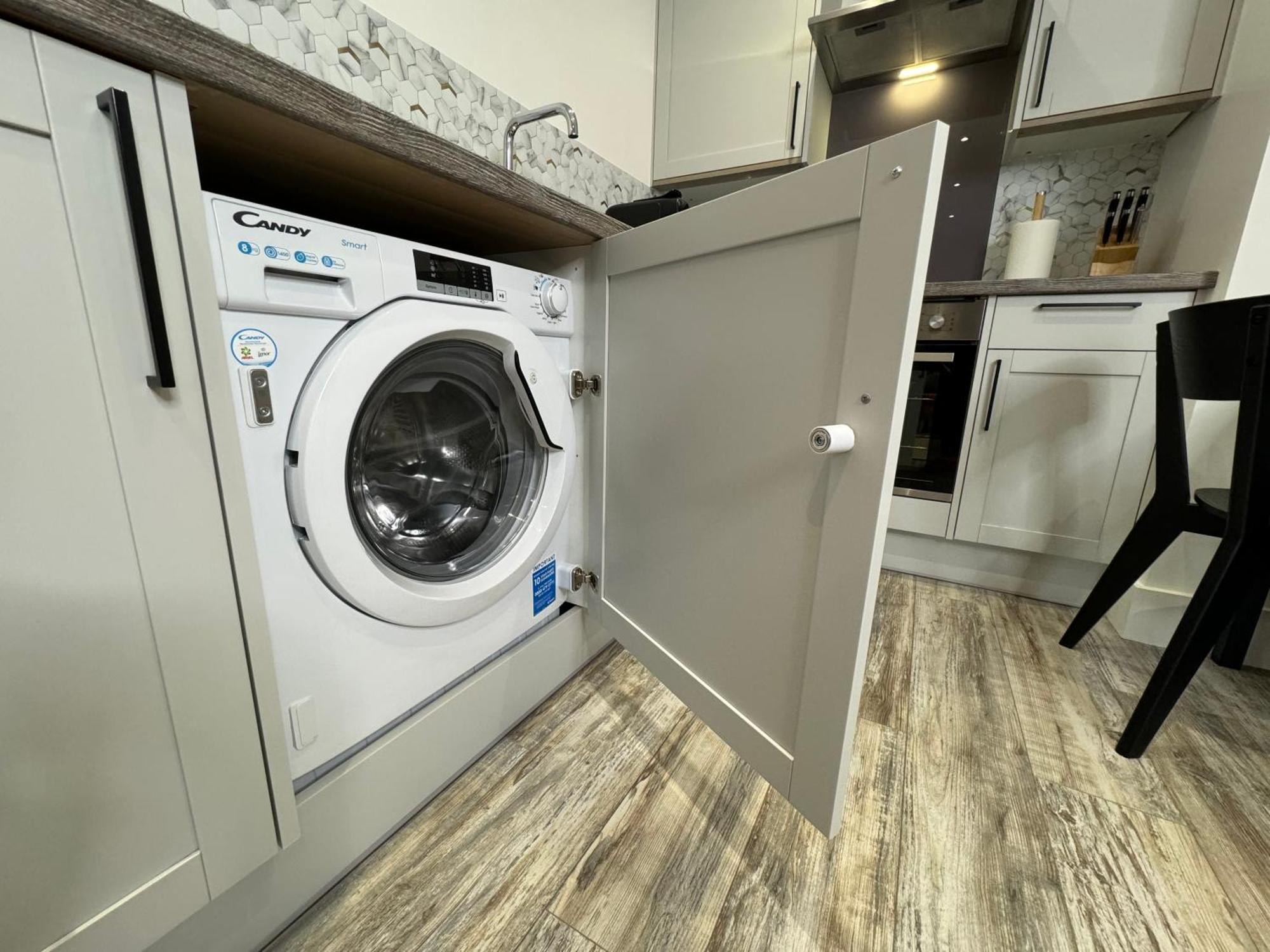 Modern One-Bedroom Apartment สวินดอน ภายนอก รูปภาพ