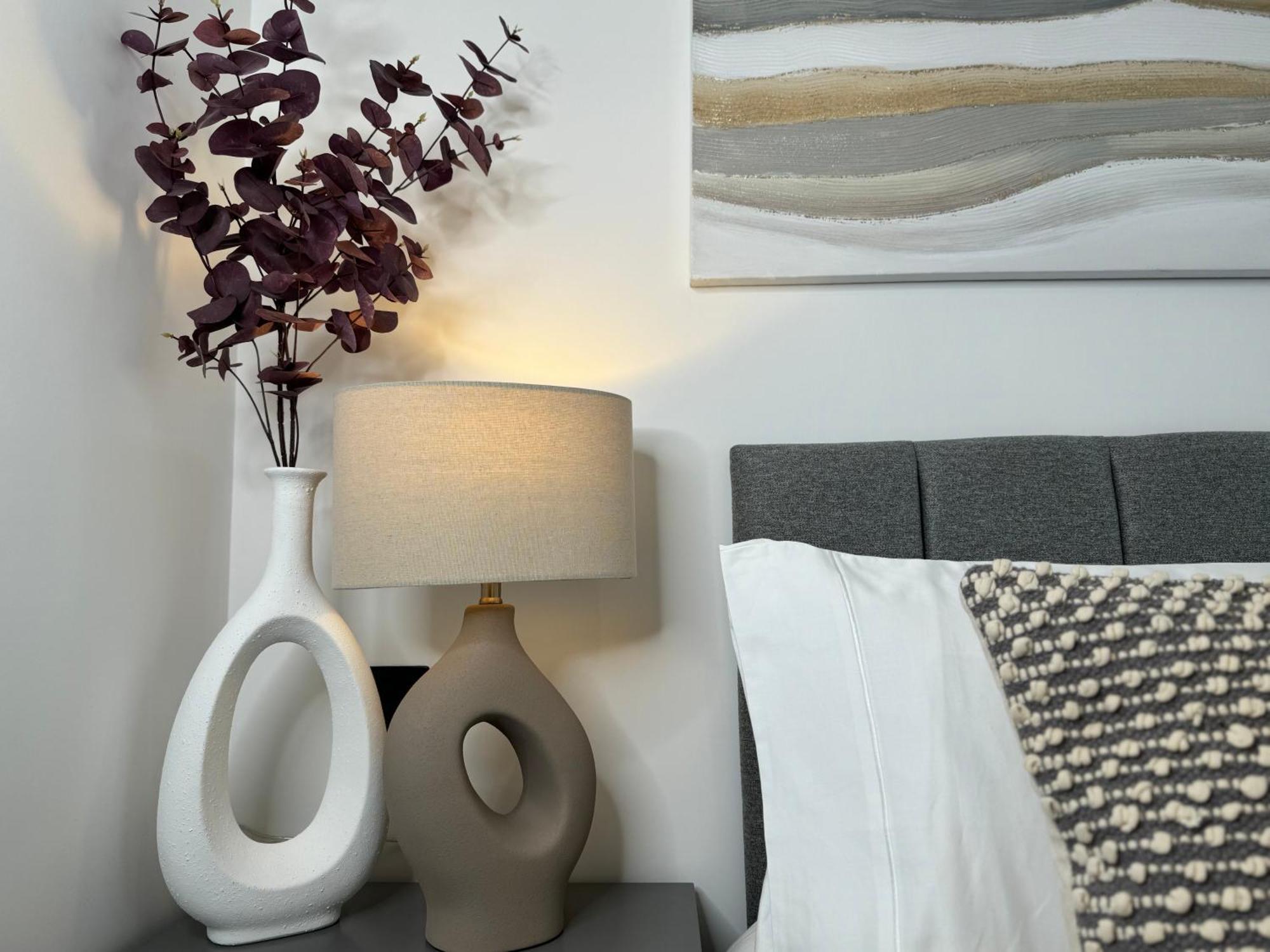 Modern One-Bedroom Apartment สวินดอน ภายนอก รูปภาพ